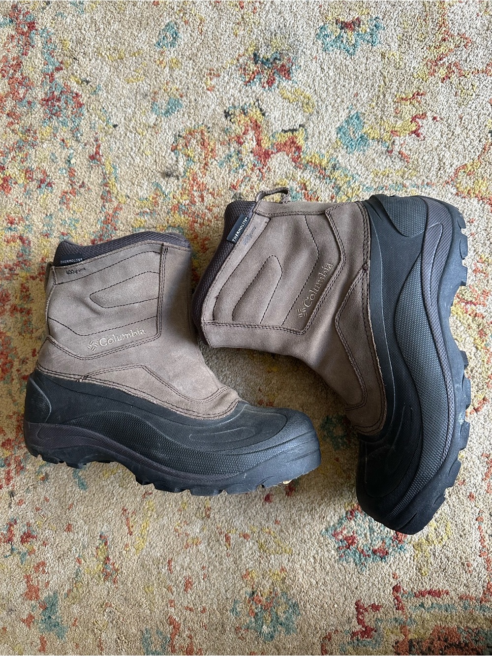 Columbia Canadian Crest zip close insulated men’s boots.  Size 9
